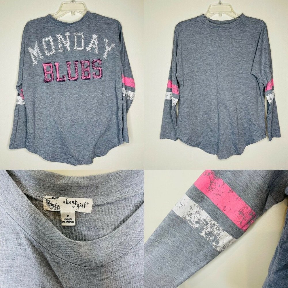About a Girl Gray Graphic Monday Blues Top Sz Smal